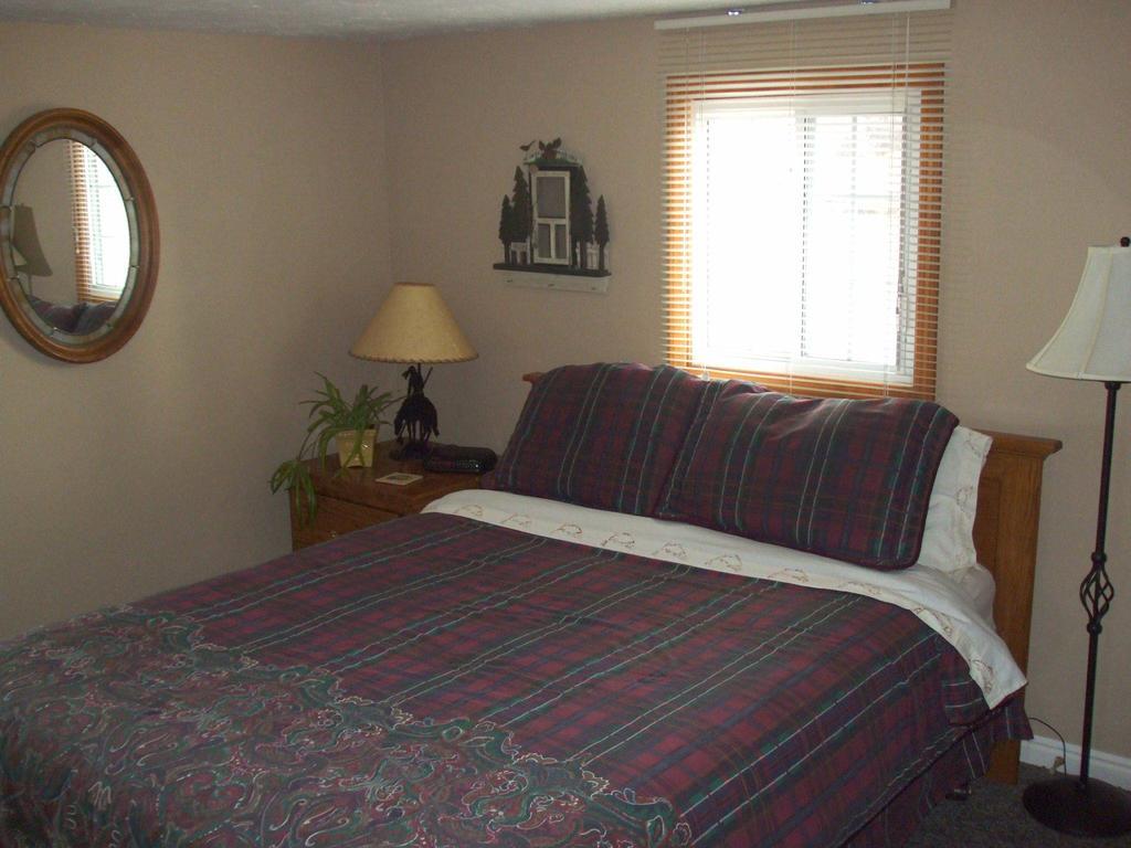 Hansen Guest Ranch Swan Valley Room photo