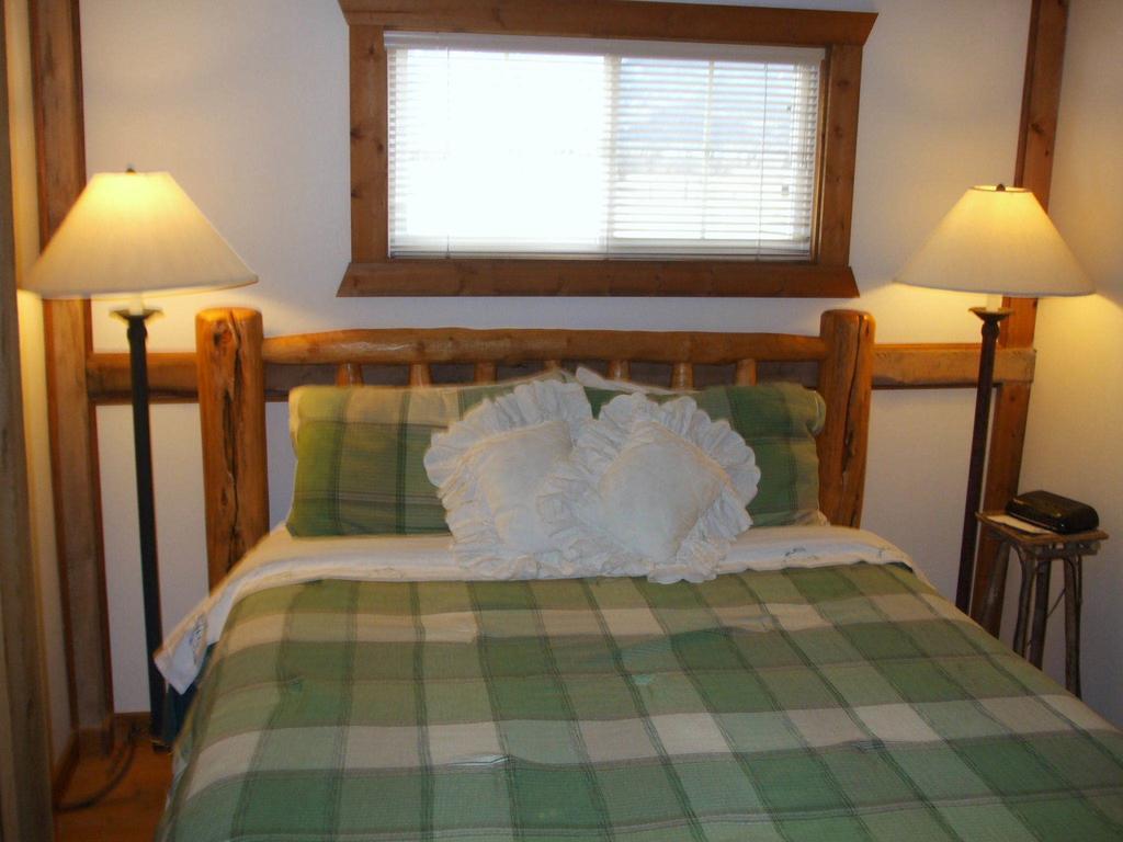 Hansen Guest Ranch Swan Valley Room photo