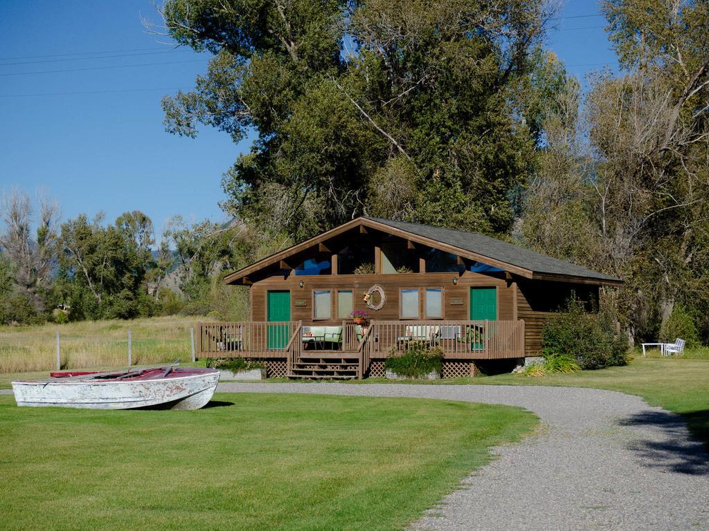 Hansen Guest Ranch Swan Valley Room photo