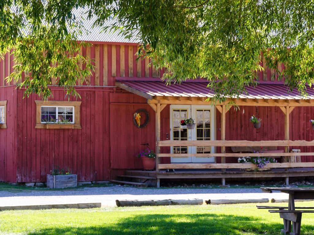 Hansen Guest Ranch Swan Valley Room photo